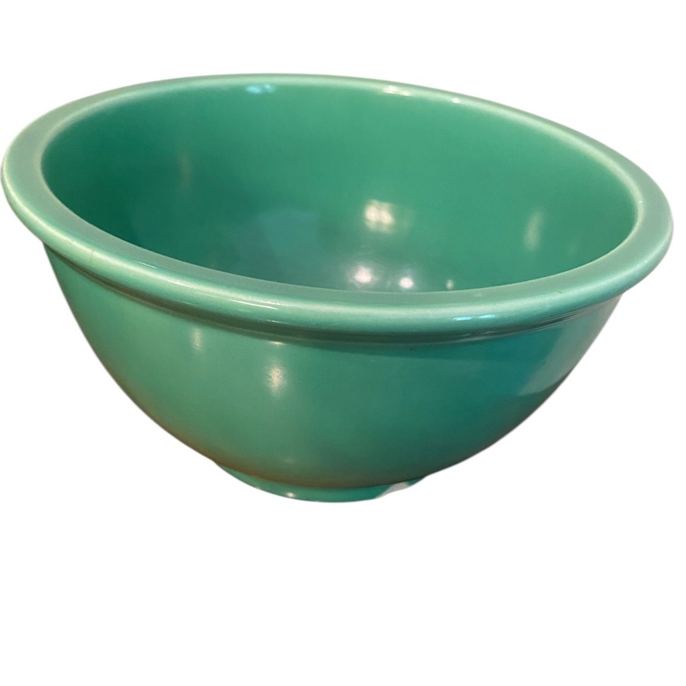 Vintage Fiestaware Mixing Bowl in Green